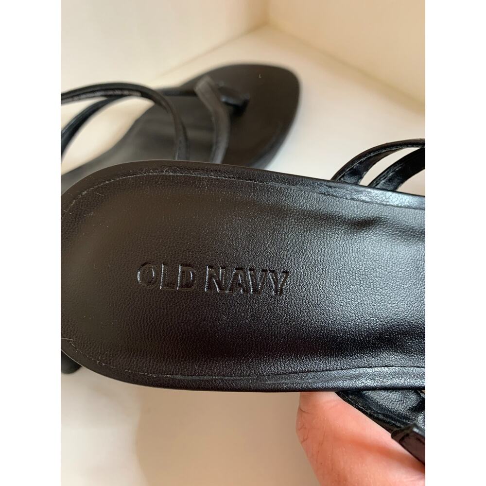 Old Navy Kitten Heel Black Thong Sandals Women's 10 NEW - Picture 3 of 7
